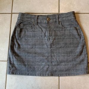 American Eagle Black and White Plaid Skirt Size 0 Regular